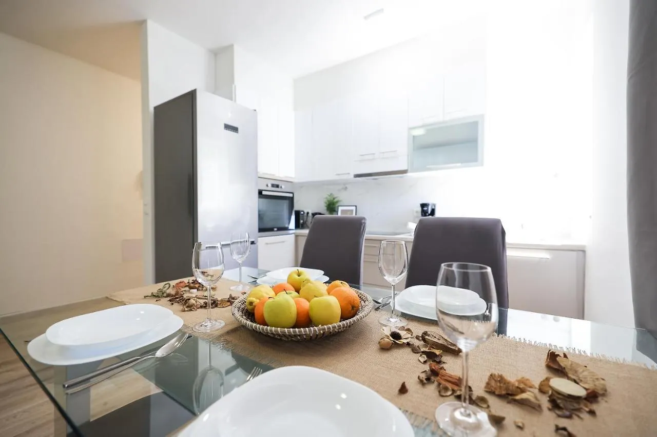 Mathilda'S Apartment Zadar